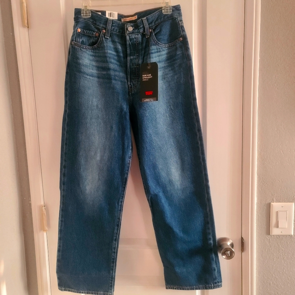 Levi's Premium Ribcage Straight Jeans